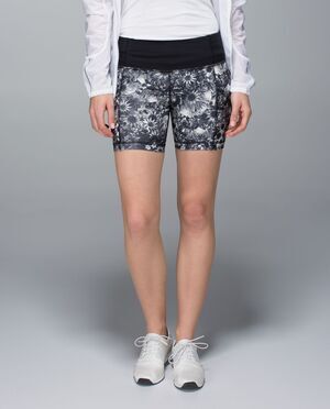 Lululemon Run: Dart & Dash Short *Block-It Pocket in Flowabunga Black Angel Wing